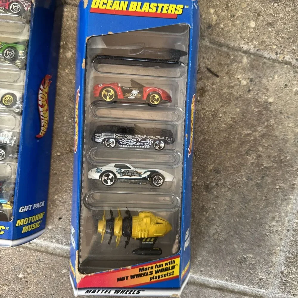 1998 Mattel Hot Wheels Motorin Music & Ocean Blasters Gift sets (2 for $10)